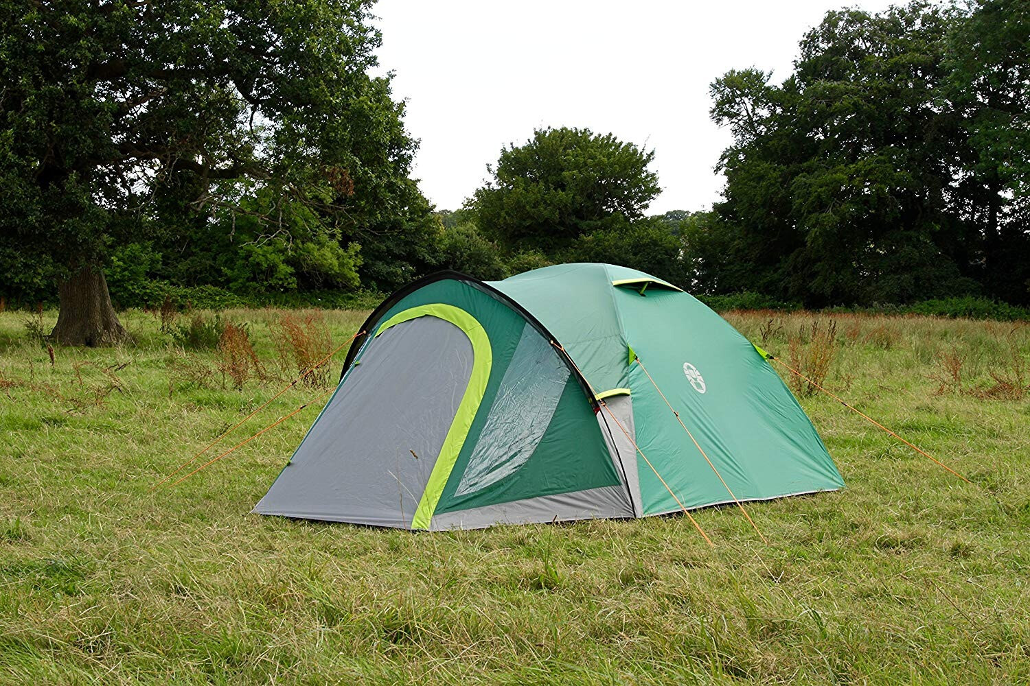 Titelseite -Camping-Ausrüstung Verkaufsgeschäft coleman kobuk valley 3 plus